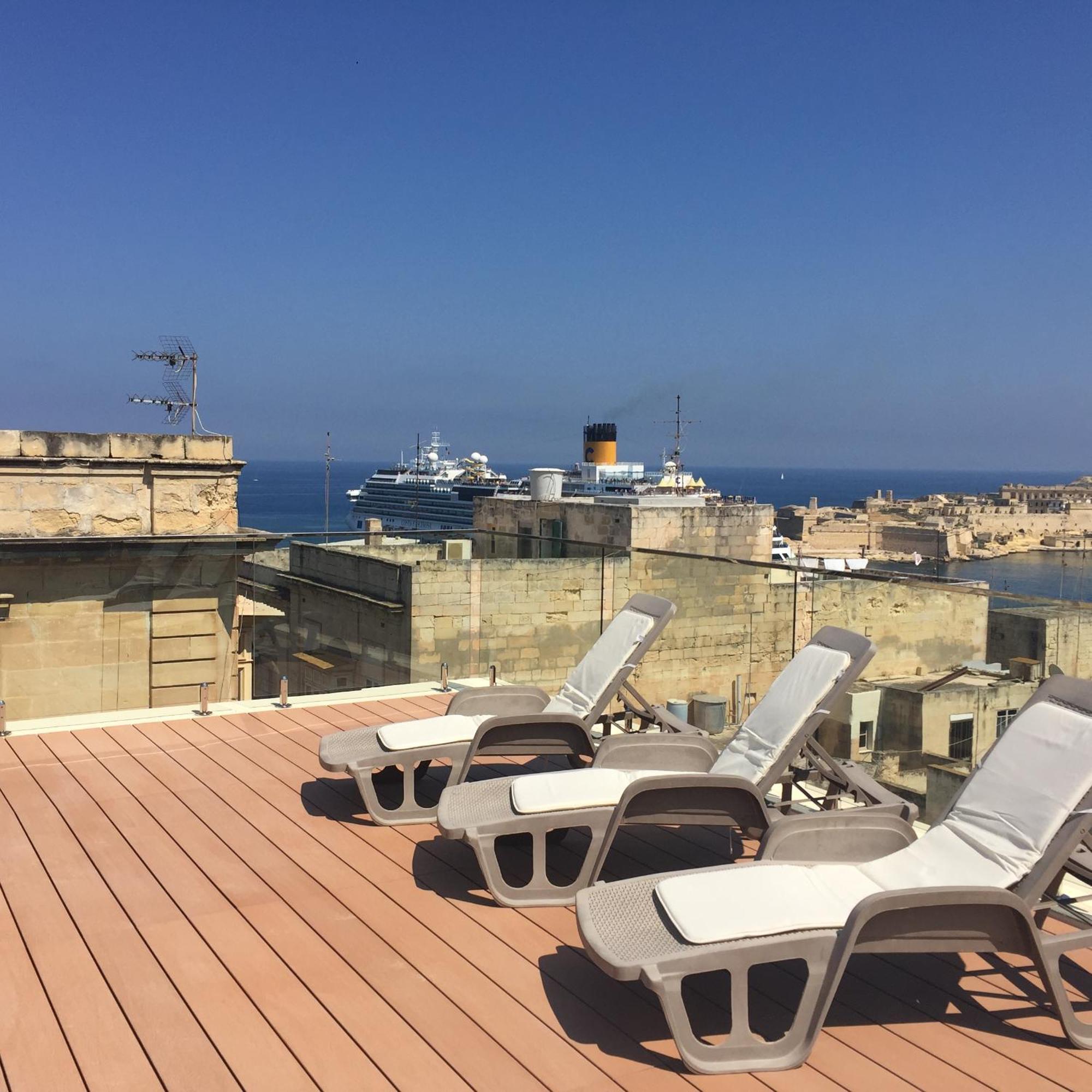 Valletta Luxe 3-Bedroom Duplex Penthouse With Sea View Terrace And Jacuzzi Exterior foto