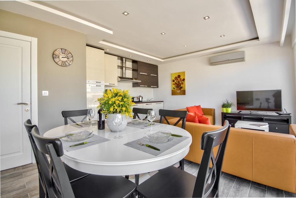 Valletta Luxe 3-Bedroom Duplex Penthouse With Sea View Terrace And Jacuzzi Exterior foto
