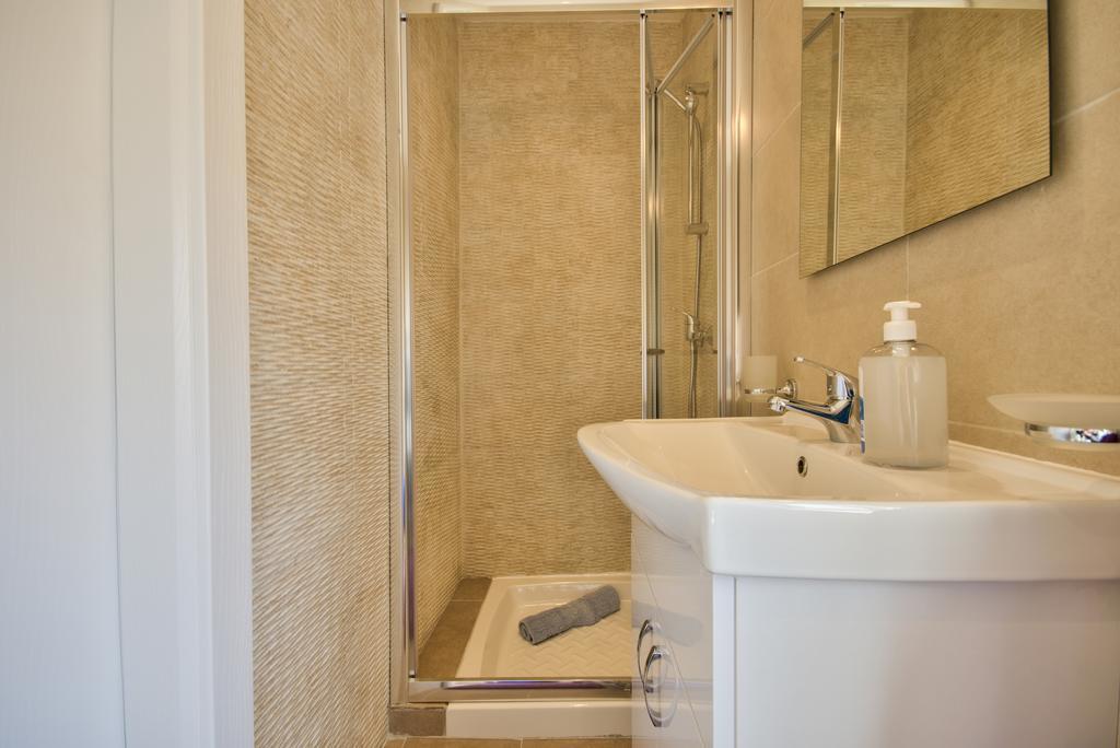 Valletta Luxe 3-Bedroom Duplex Penthouse With Sea View Terrace And Jacuzzi Exterior foto